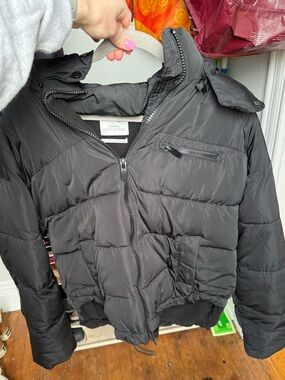 Urban Outfitters Black Puffer Jacket (M)